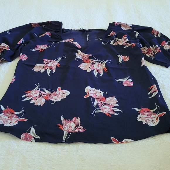 Harve Benard Navy🇺🇲 Floral💐 Top - NWT - Picture 11 of 13